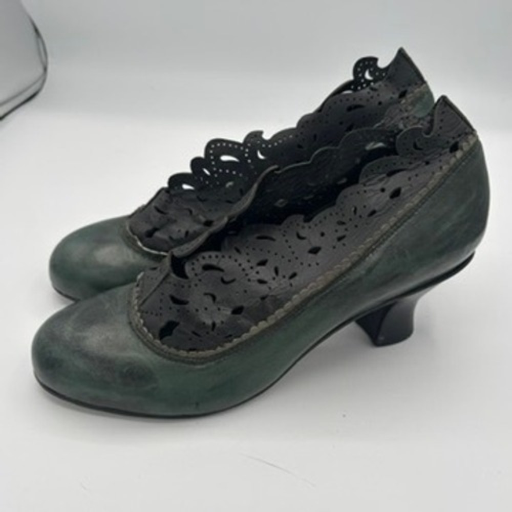 Everybody B.Z. Moda Milo Pumps Sz 38.5 Green Leather Edwardian Victorian Heels